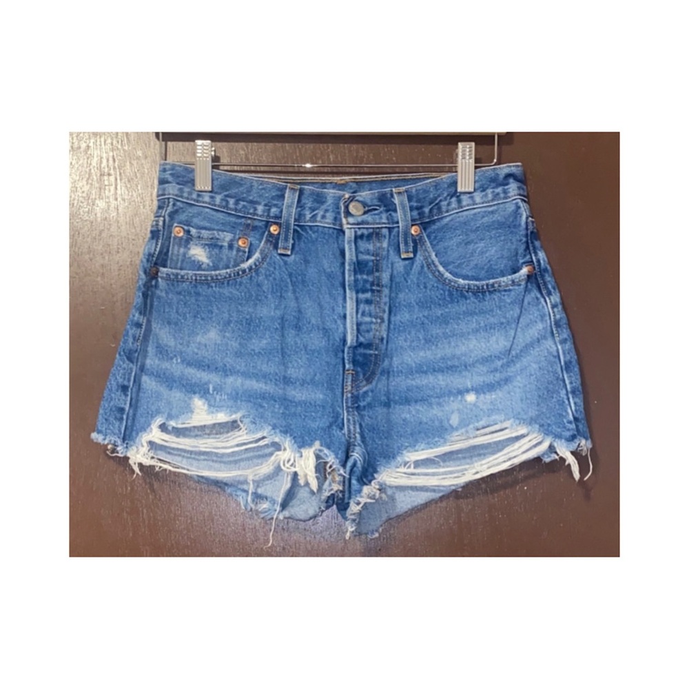 Levis Premium 501 shorts size 28 - Picture 2 of 9